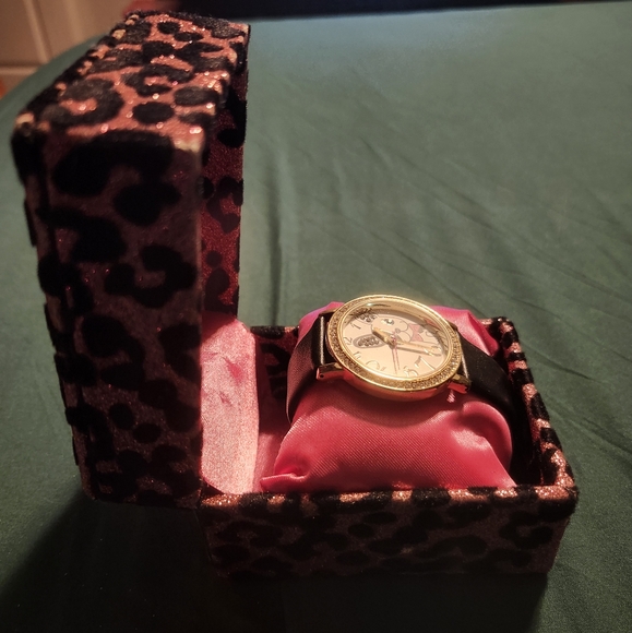 Besty Johnson watch - Picture 3 of 6